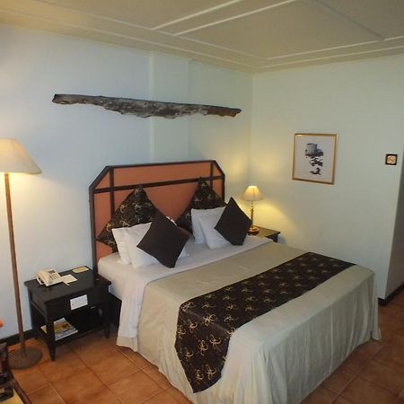 Mesra Business & Resort Hotel Самаринда Екстериор снимка