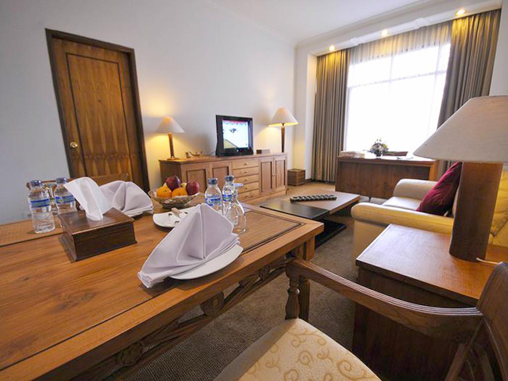 Mesra Business & Resort Hotel Самаринда Екстериор снимка
