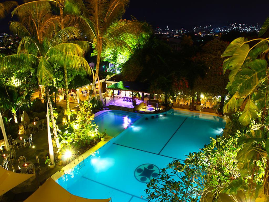 Mesra Business & Resort Hotel Самаринда Екстериор снимка