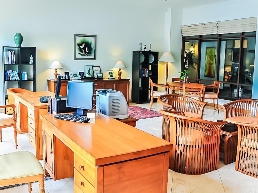 Mesra Business & Resort Hotel Самаринда Екстериор снимка