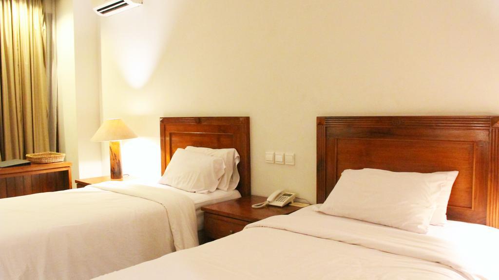 Mesra Business & Resort Hotel Самаринда Екстериор снимка