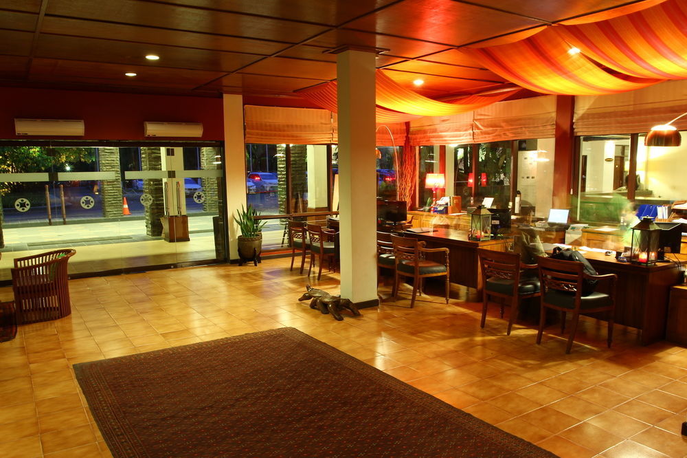 Mesra Business & Resort Hotel Самаринда Екстериор снимка