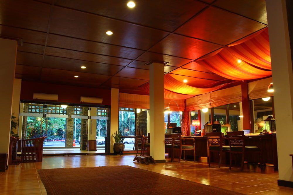 Mesra Business & Resort Hotel Самаринда Екстериор снимка